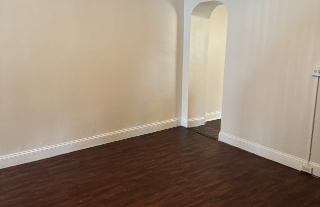 2437 Tulip St Gallery 4