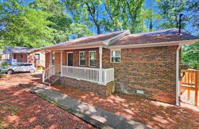 707 W Creek Cir - 707 West Creek Circle, Monroe, GA 30655