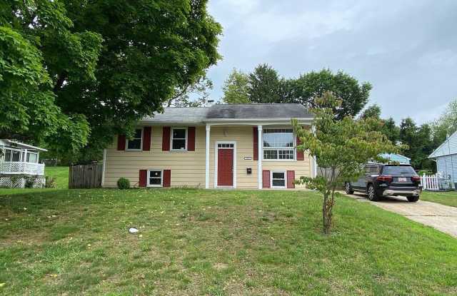 Spacious 5BR/2BA Single Family | Fresh Paint + New Carpet | New Kitchen Floor | Huge Yard + Deck photos photos