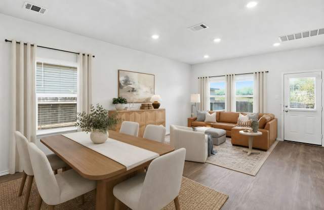 4 Bedroom Home with Primary Suite Downstairs and Community Pool Gallery 3