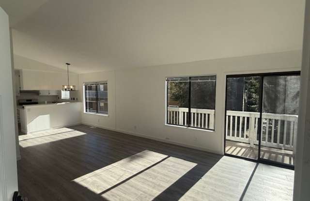 Renovated 2-Bedroom Condo in Martinez photos photos