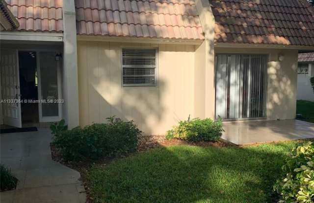 913 Cypress Grove Dr - 913 Cypress Grove Drive, Pompano Beach, FL 33069 913 Cypress Grove Dr - 913 Cypress Grove Drive, Pompano Beach, FL 33069