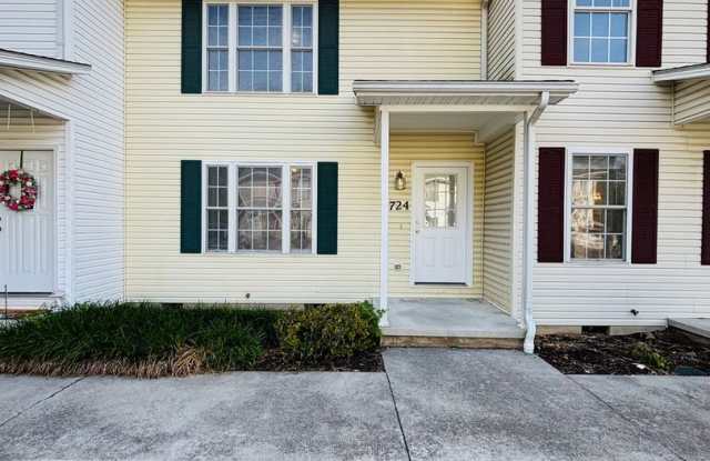 2 Bedroom, 2.5 Bath Townhouse photos photos