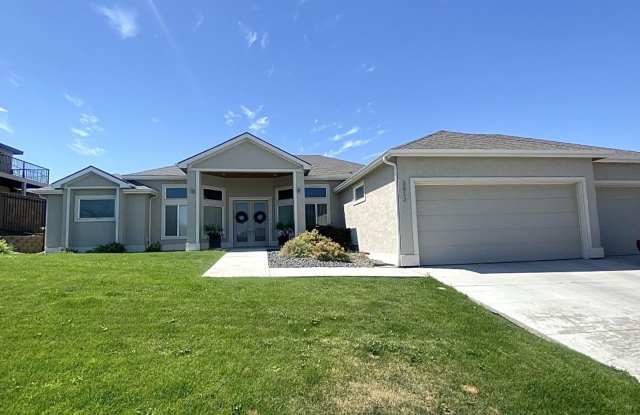 Elegant home in the Heights at Canyon Lakes photos photos