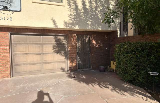 Cozy 2 Bedroom Lower Apartment - Utilities Included Gallery 1