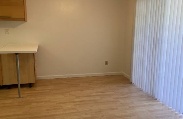 5317 Winfield Way Gallery 4