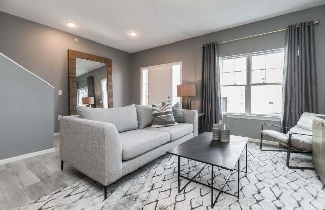 Fully Furnished Townhome Blocks Away From Downtown photos photos