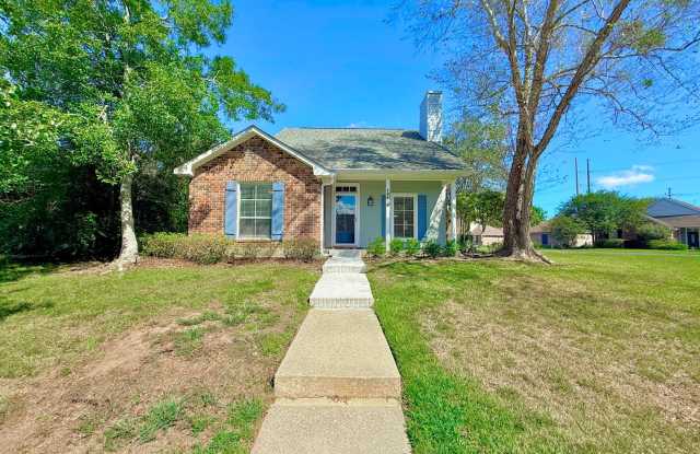 Serene 3BR Home in Peaceful Azalea Lakes Gallery 3