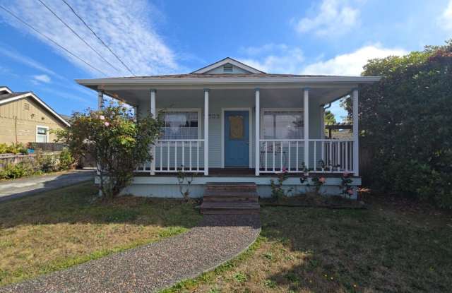 Charming 3BD/2BA Eureka home near Henderson Center Gallery 1