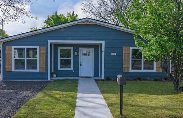 Cozy 3 Bedroom 2 Bath Home in Bowie X photos photos