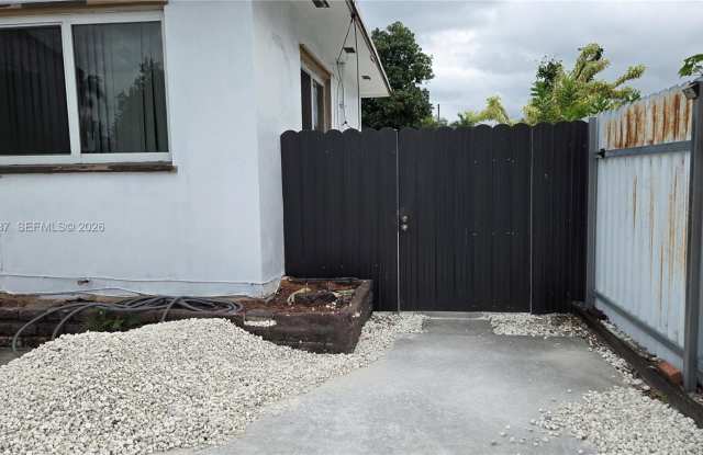 2440 NW 99th St photos photos