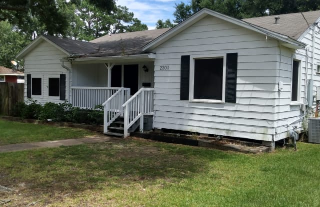 2201 Avenue G - 2201 Avenue G, Nederland, TX 77627