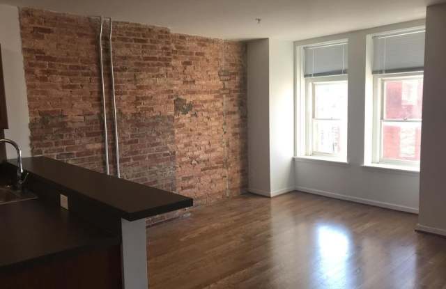 1707 N Charles St Gallery 4