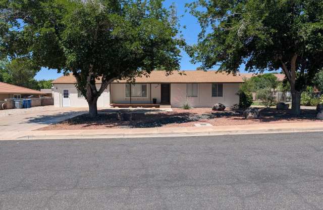 Six Bedroom Home in Bloomington Ranches photos photos