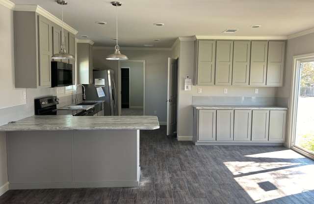 1605 Ave Z photos photos