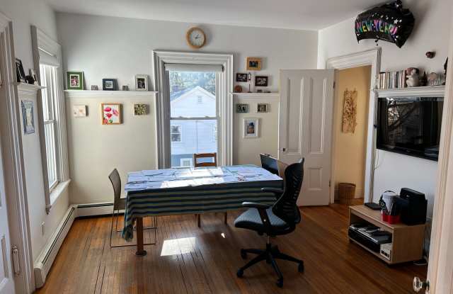 HOT NEWTON LISTING!!! photos photos