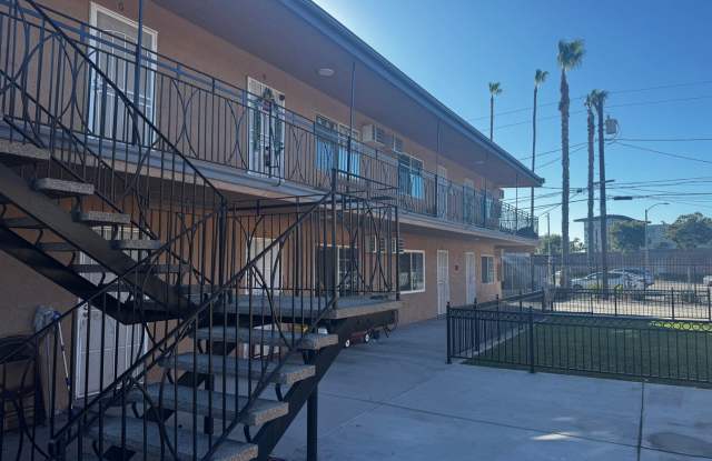 Cute 1 bedroom 1 bath Apartment in Anaheim! - 320 West Guinida Lane, Anaheim, CA 92805