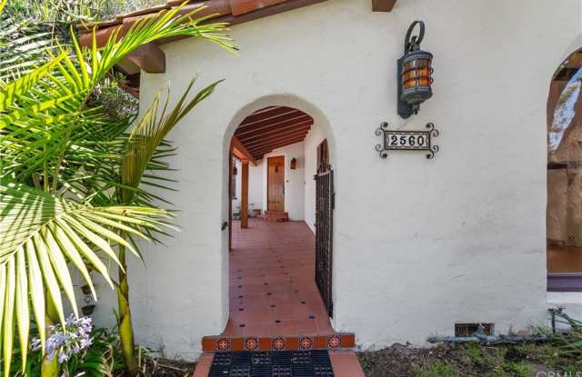 2560 Amherst Avenue Gallery 2
