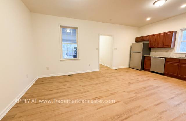 4561 Horseshoe Pike - 4561 Horseshoe Pike, Honey Brook, PA 19344