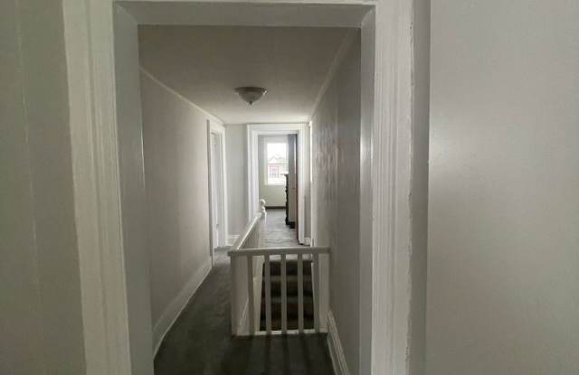 Available July 1st! 3 Bed 1.5 Single Family Home! photos photos