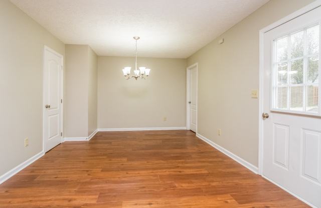 2831 Maple Cir Gallery 4