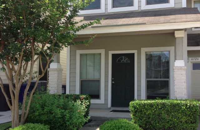 Two Bedroom Townhouse, Great Location! photos photos Two Bedroom Townhouse, Great Location! photos photos