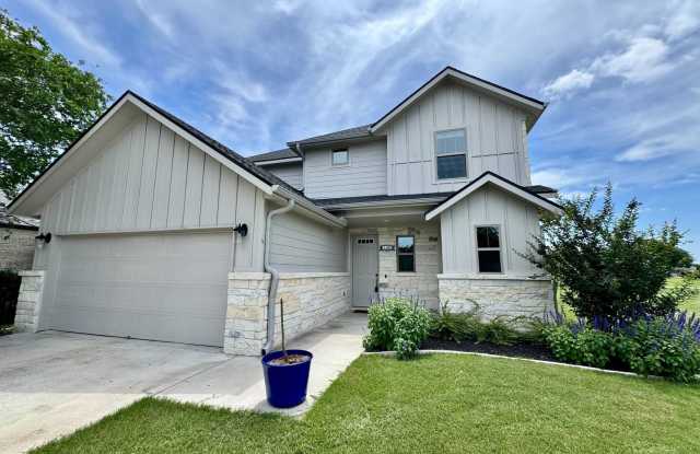 4 Bedrooms + Loft | Scenic Golf Course Views | Built In EV Charger! FIRST TIME RENTAL! photos photos