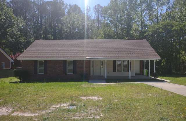 Wonderful Three Bedroom Home in Northeast Columbia! photos photos