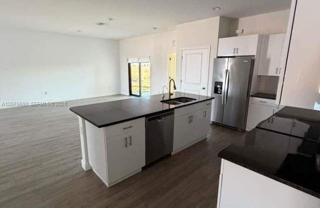 9026 W MAC Court Gallery 2