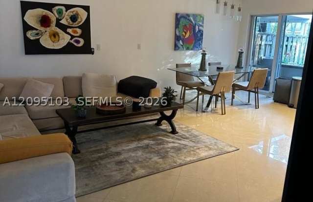 4920 SW 27th Ave Gallery 4