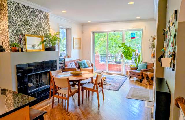 1541 North Artesian Avenue Gallery 1