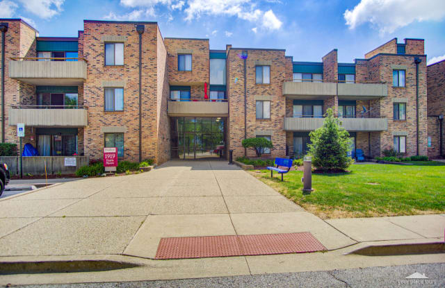 1919 Prairie Square - 1919 Prairie Square, Schaumburg, IL 60173