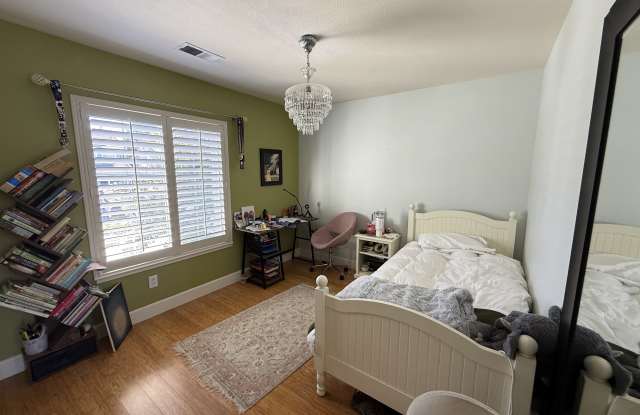 721 Coast Range Drive Gallery 4