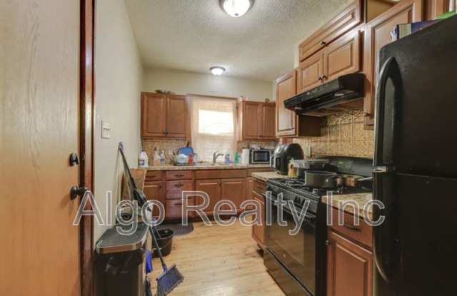 2646 Dupont Avenue North - 1 photos photos