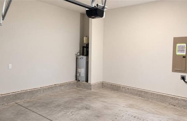 195 Golden Eagle Pkwy Gallery 4