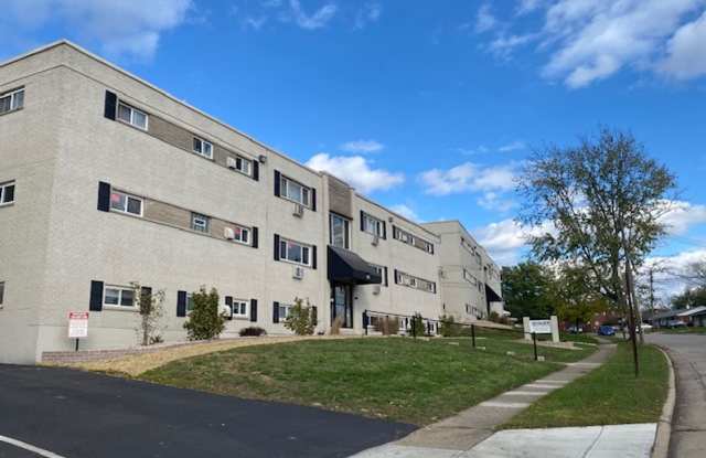 904 Mohawk Trail Apartments Gallery 1