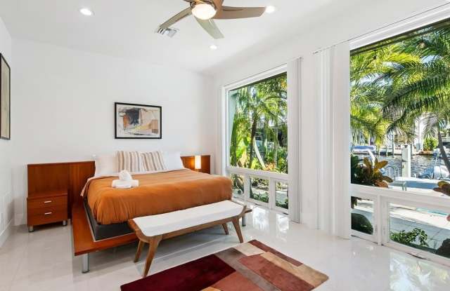 1612 SE 13 photos photos