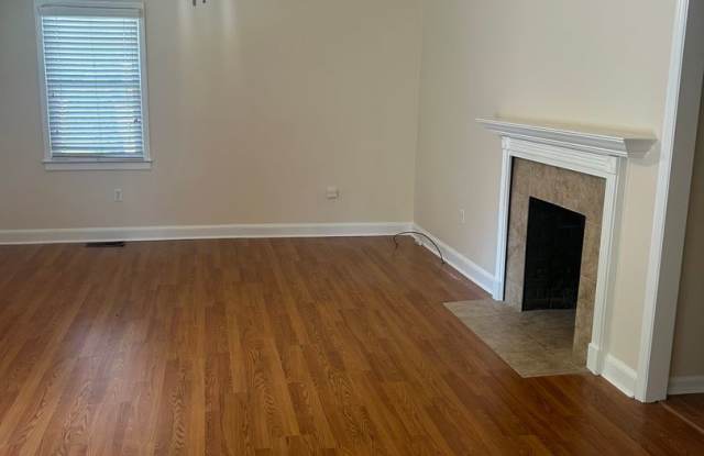 Simpsonville, 3bd/1ba, 1392+sf Gallery 3