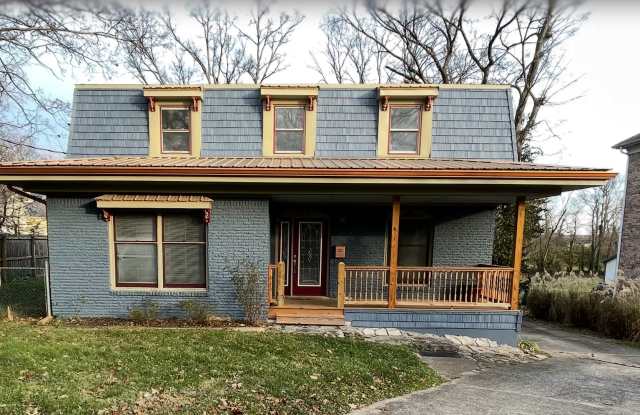 Charming 4 Bedroom Home in Downtown Shelbyville – Prime Location  Classic Comfort - 519 Magnolia Avenue, Shelbyville, KY 40065