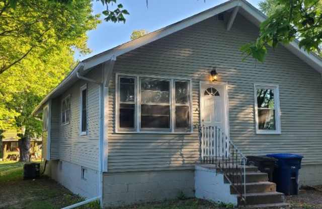2736 Mondamin Ave Gallery 2