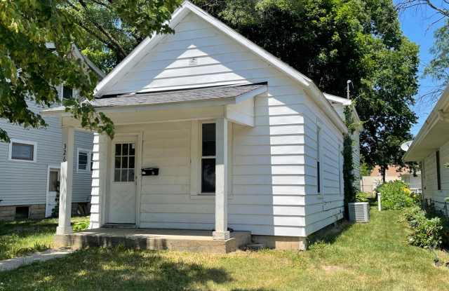 4 bedroom, 2 bath house on campus photos photos