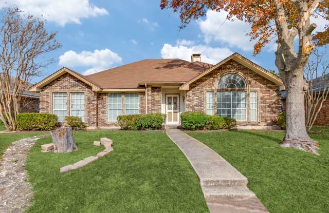 Spacious 3 Bed, 2 Bath Home in Established Garland Neighborhood - 2325 Knighthood Lane, Garland, TX 75044