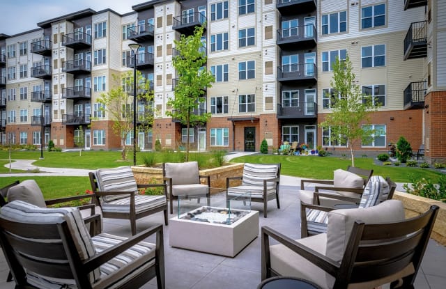 Legacy Commons at Signal Hills 55+ Apartments Gallery 4