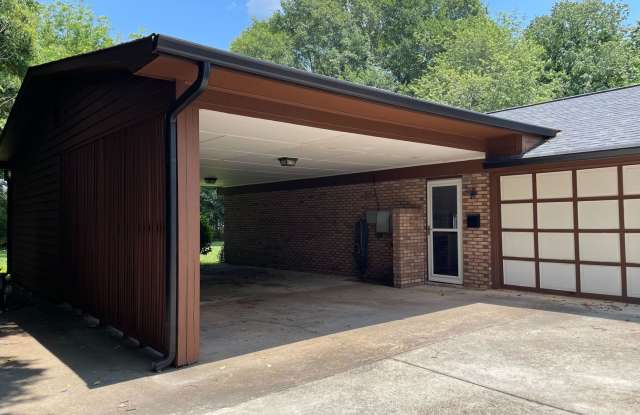 HALF MONTH OFF SPECIAL OFFER! Private modern 1bd/1bth with Covered Parking, Fixed Utilities, SS Appliances and More! - 101 Allen Street, Belmont, NC 28012