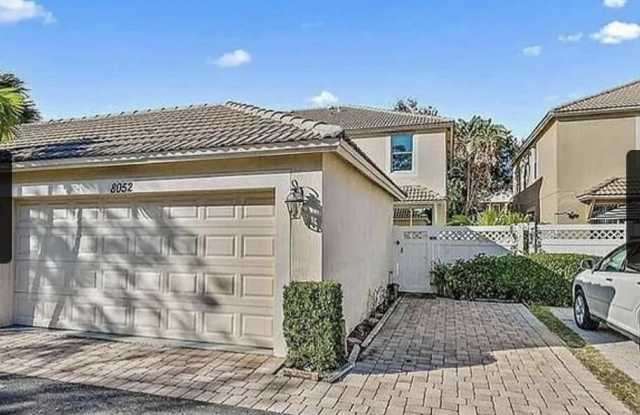 8052 MURANO Circle Gallery 3