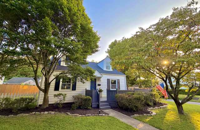 201 Sir Oliver Road Gallery 1