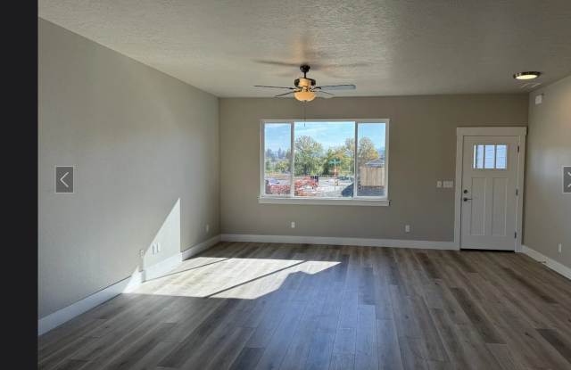 Gorgeous Newer Home Gallery 3