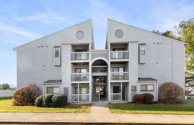 2 Bed/2 Bath with loft. Close to Campus On bus line. photos photos