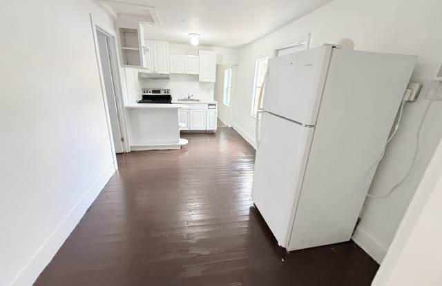 4343 Pinewood Avenue #4343 - 1 Gallery 4