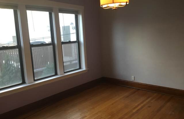 2325 West Iowa Street photos photos